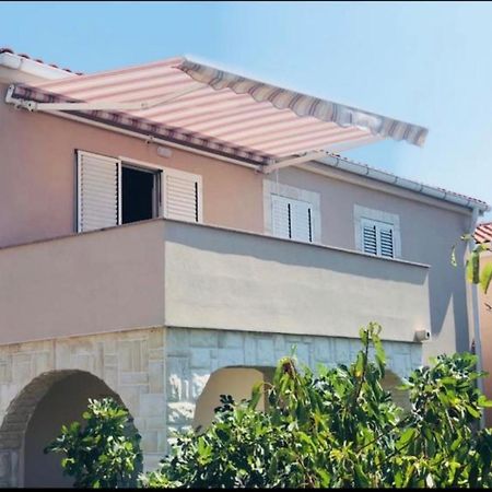 Danijel Apartamento Vir Exterior foto